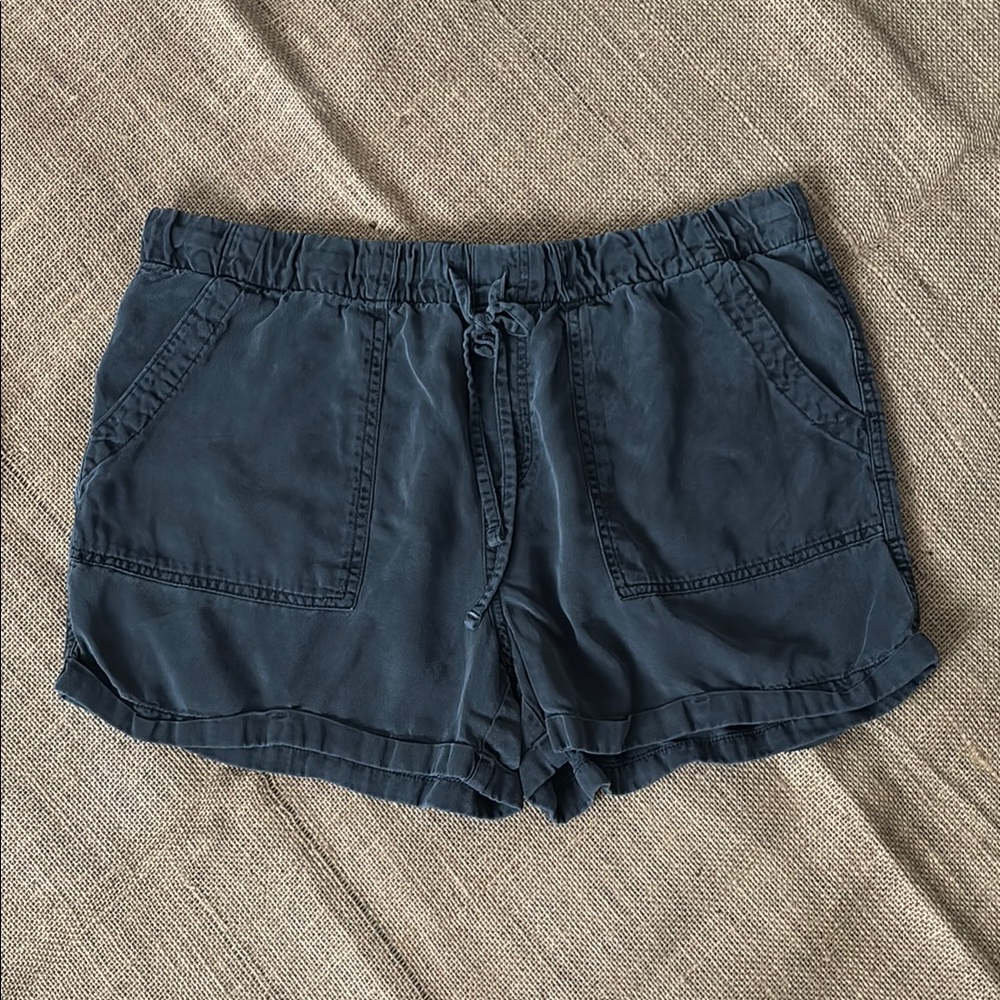 GAP Tencel shorts size L